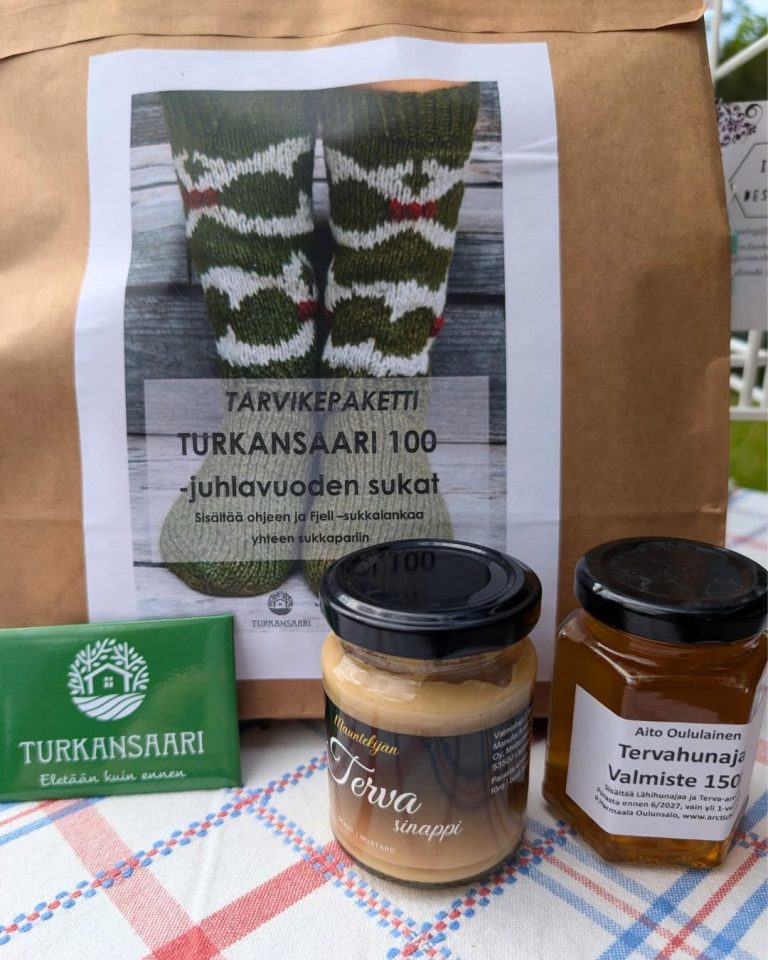 Myymälän tuotteita: tervasinappi ja -hunaja